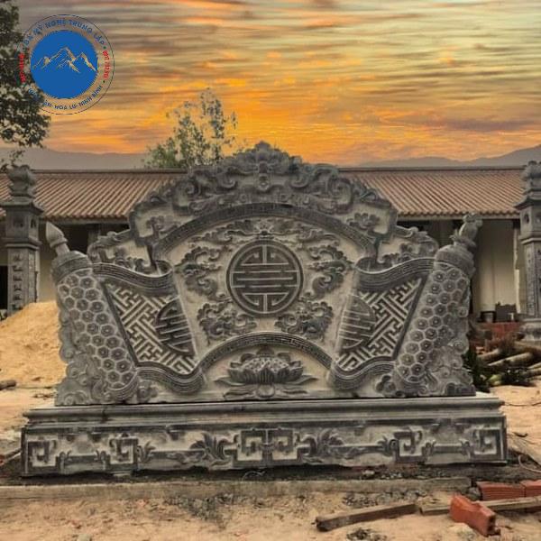 Chi tiết cuốn thư đá trấn trạch tinh xảo trước khu mộ