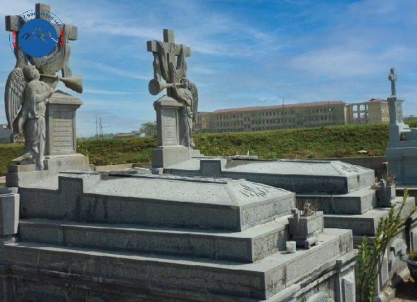 Có thể khắc chân dung người quá cố trực tiếp lên mộ đá không?