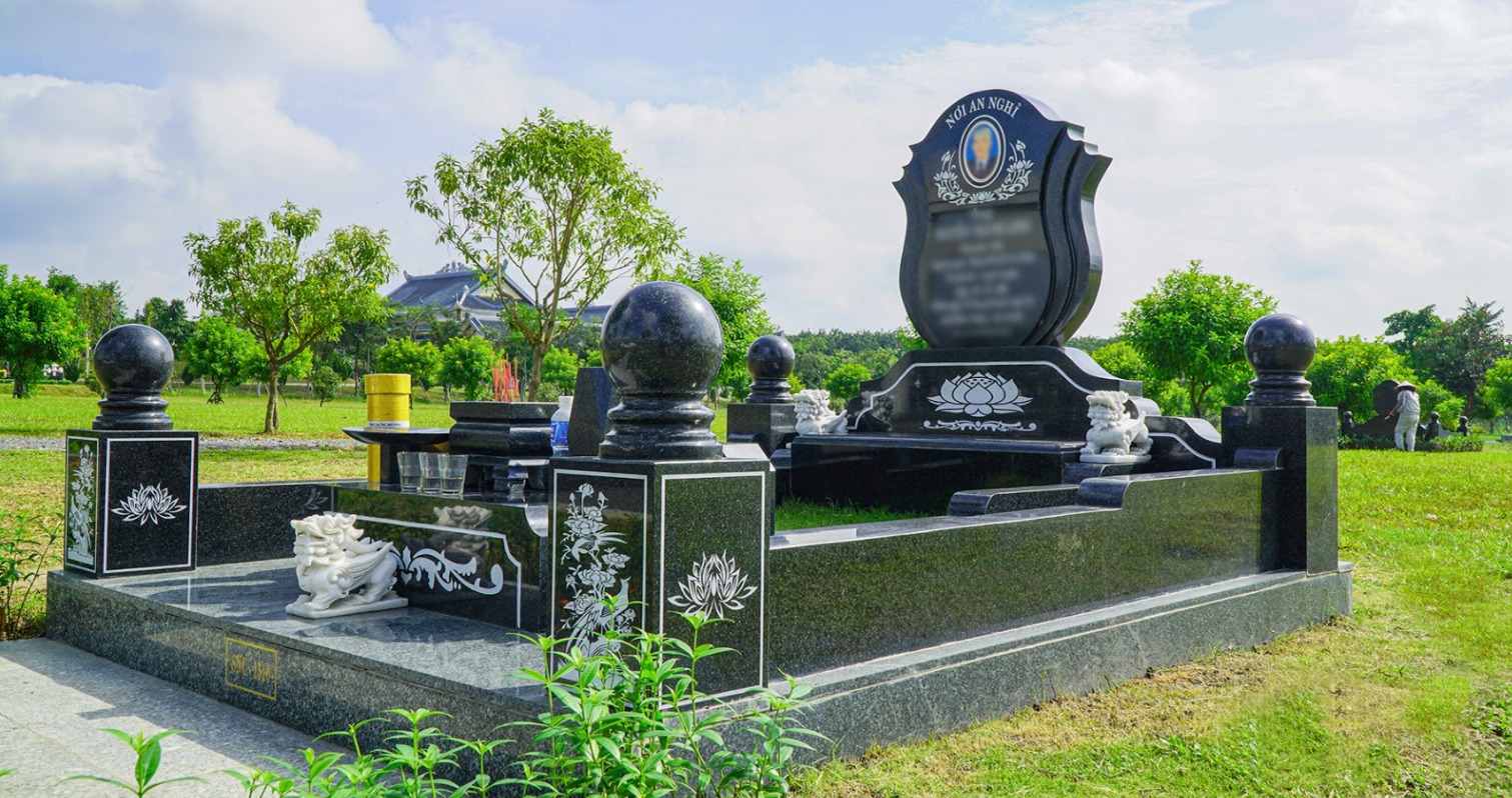 Có nên xây mộ trước cho người còn sống không?