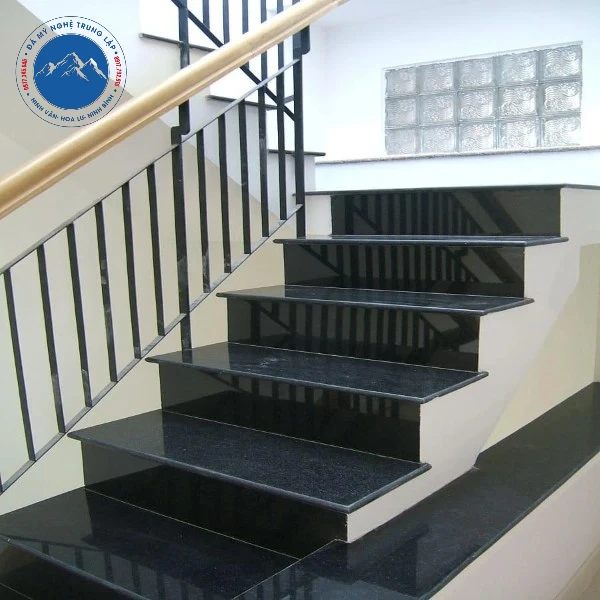 Công trình bậc thềm đá hoa cương khò nhám chống trơn an toàn