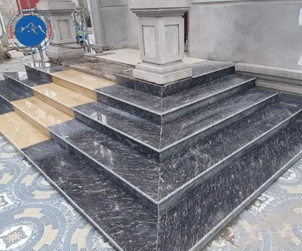 Công trình bậc thềm đá hoa cương ốp nguyên khối vững chãi bền