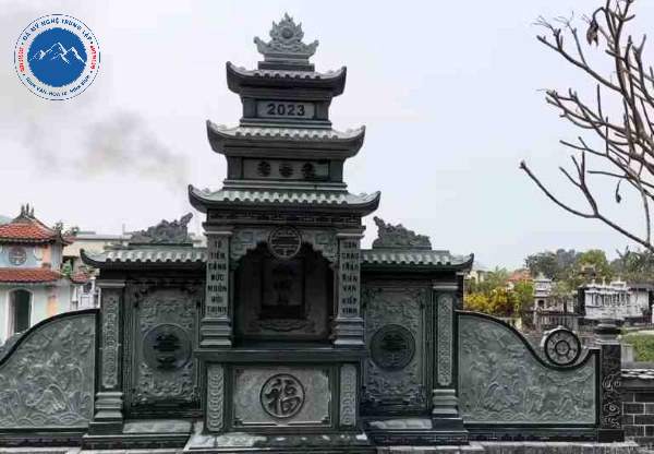 Công trình lăng mộ đá xanh rêu chạm khắc hoa văn cổ