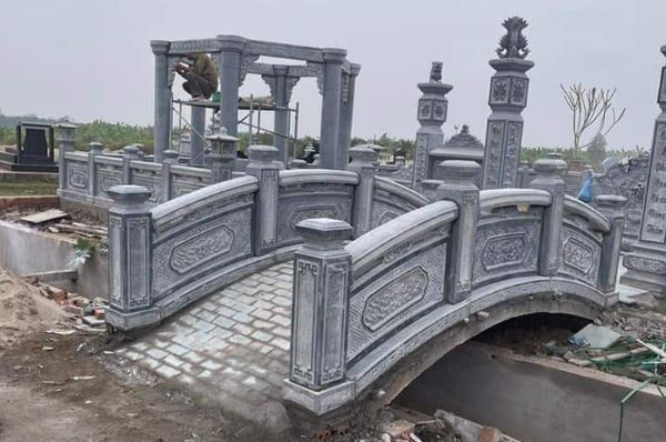 Cột đá có vai trò quan trọng trong việc tăng cường sự vững chắc