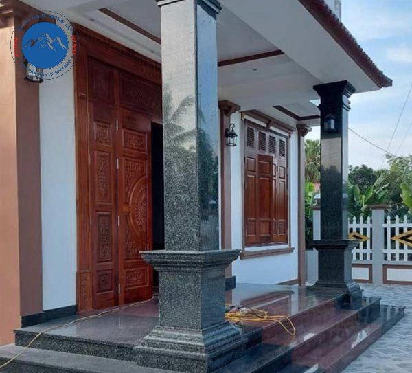 Cột đá granite tự nhiên bóng loáng hiện đại bền vững mãi