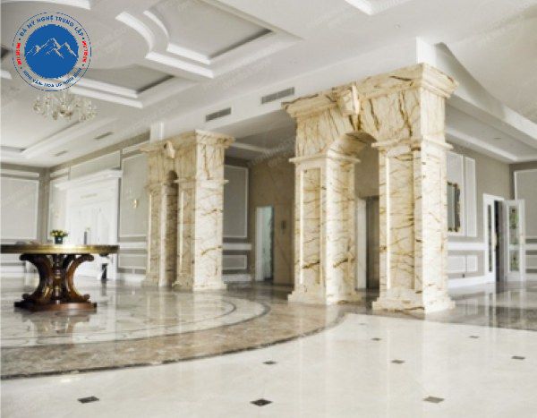 Cột đá trang trí mang phong cách cổ điển sang trọng