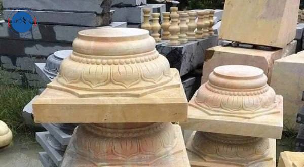 Cột đá trụ cổng chạm lân quy phụng ở Tĩnh Gia