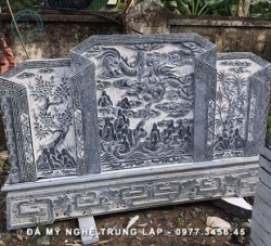 Cuốn thư đá được đặt tại cổng lăng mộ