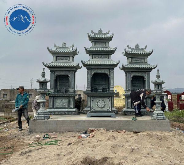 Công trình cổng tam quan đá uy nghi cho dòng họ lớn