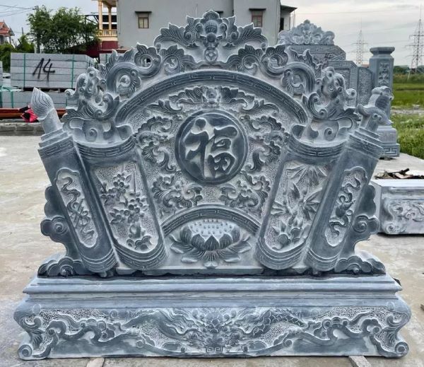 Cuốn thư khắc chữ “Phúc”