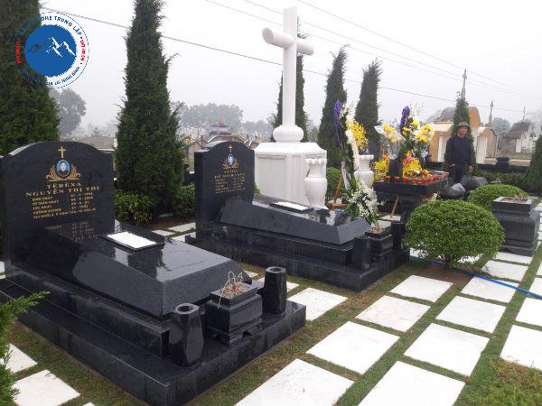 Đá nhân tạo màu xám hoặc đen