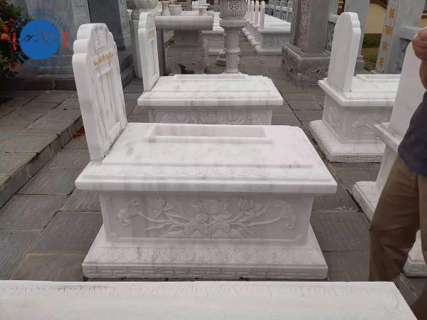 Đá nhân tạo trắng vân mây