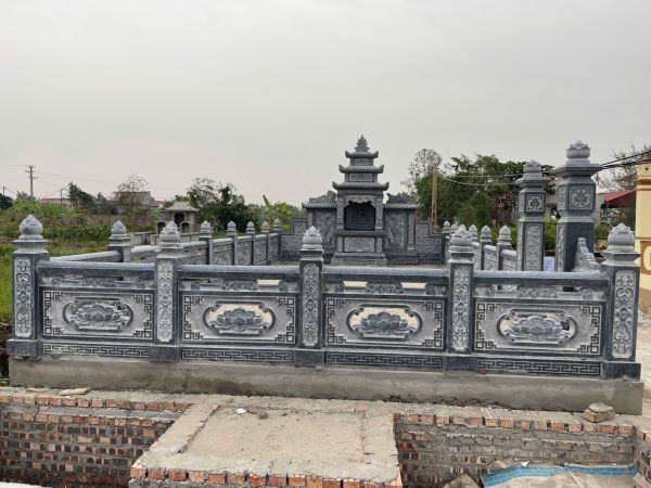 Đá xanh đen mang đến sự vững chắc cho lăng mộ