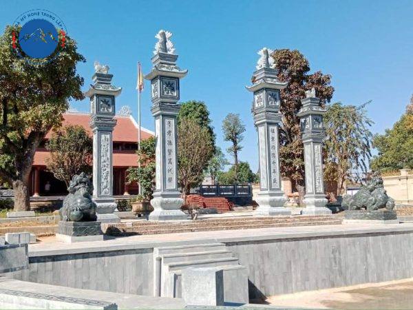 Đế cột đá vuông xanh rêu Thanh Hóa bền bỉ cao