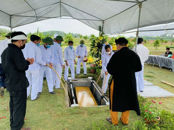 Hạ huyệt là một trong những nghi lễ mang tính chất thiêng liêng