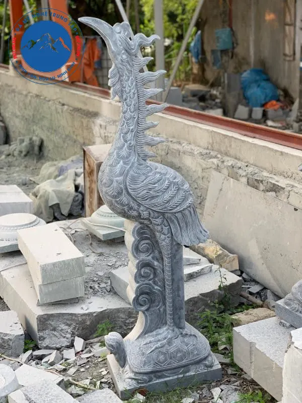 Hạc đá kết hợp cuốn thư, cột đá hài hòa tổng thể