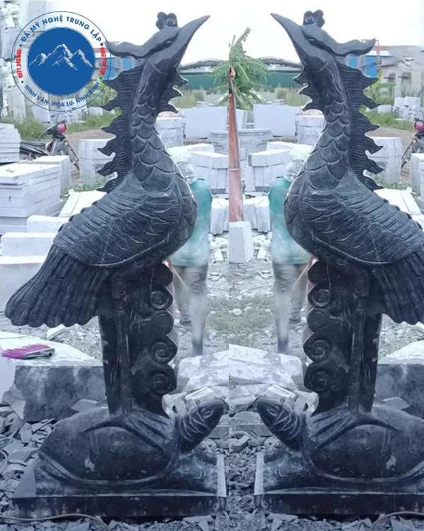 Hạc đá lớn trang trí sân vườn mang ý nghĩa may mắn