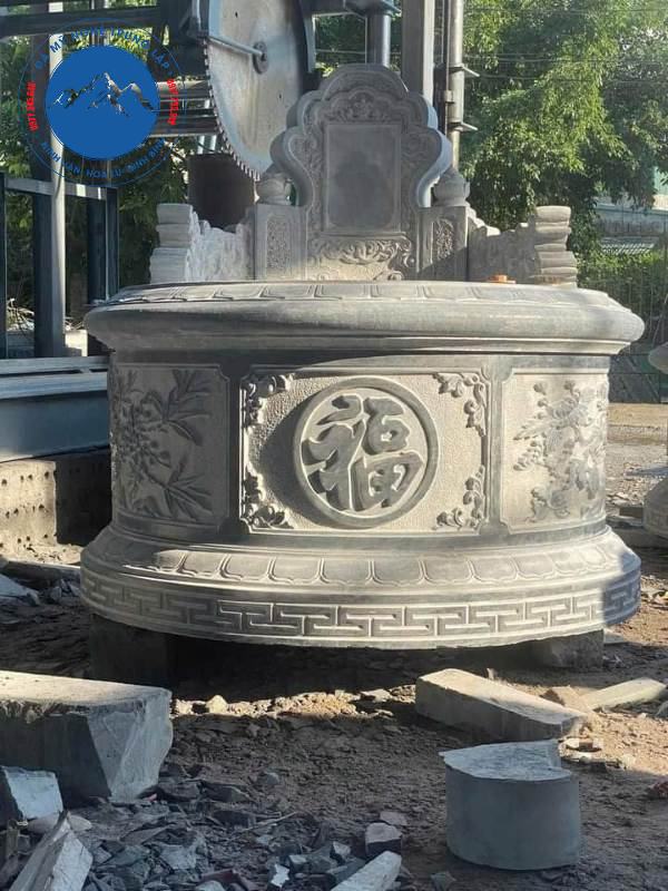 Hình ảnh mộ đá tròn nguyên khối bền bỉ tại Kim Bảng