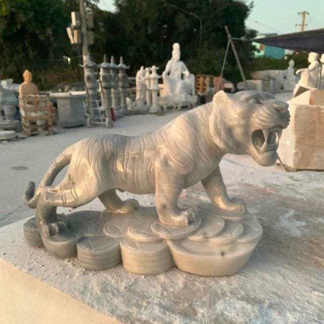 Hổ đá uy nghi quyền lực mạnh mẽ