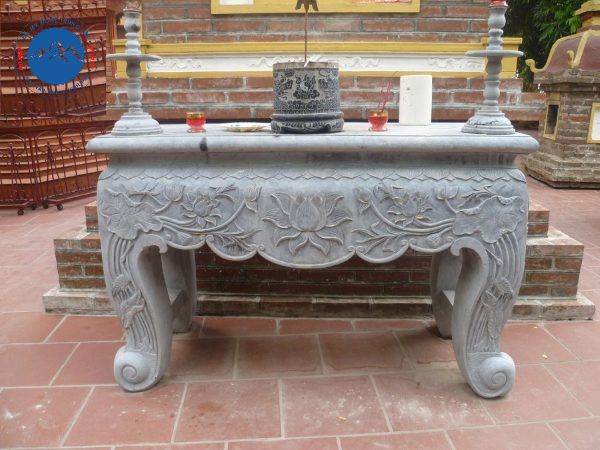 Hoa sen gửi gắm mong cầu bình an, phúc lộc cho gia chủ