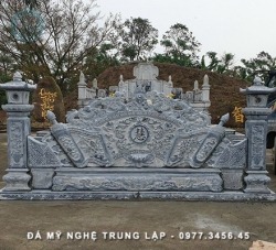 Họa tiết trên cuốn thư đá thể hiện sự quyền quý