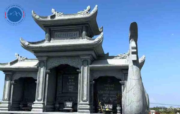 Hoa văn trên nền đá xanh rêu nguyên khối đẹp