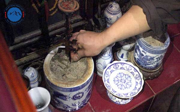 Hướng dẫn cách bốc bát hương tại nhà từng bước