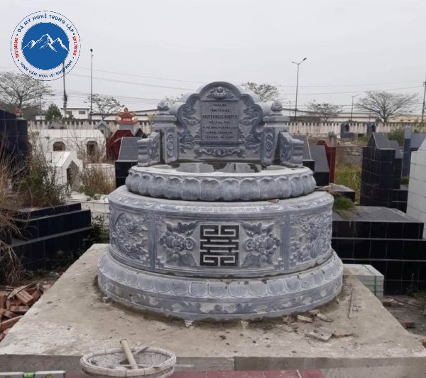 Không gian khuôn viên mộ tròn tam cấp trang nghiêm tôn kính
