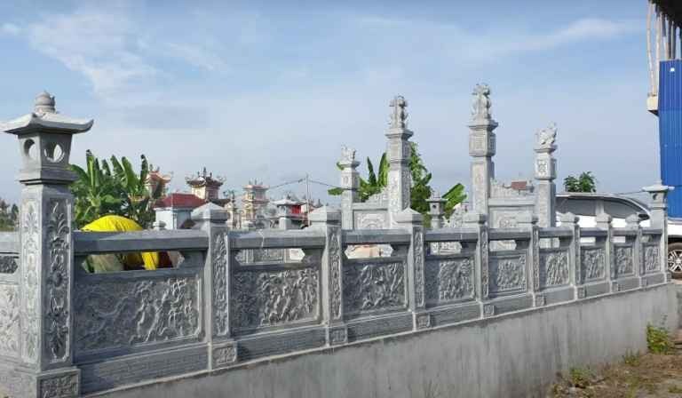 Lan can đá xanh giúp bảo vệ an toàn cho người sử dụng