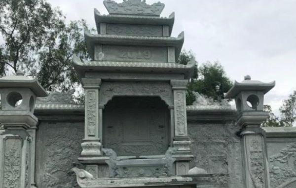 Lăng mộ bê tông giả đá kết hợp họa tiết chạm khắc tinh xảo