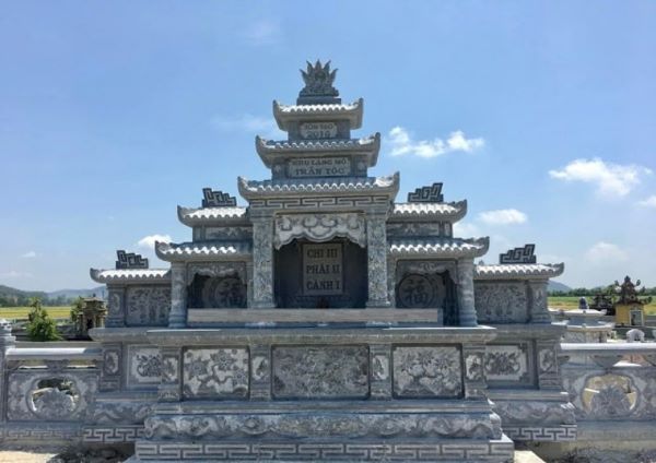 Lăng mộ bê tông giả đá với kiểu dáng hiện đại, sang trọng
