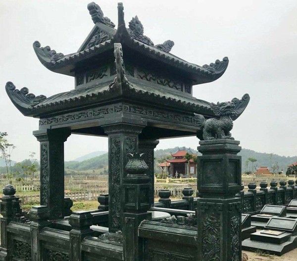 Lăng mộ đá tự nhiên chạm khắc tinh xảo bền bỉ