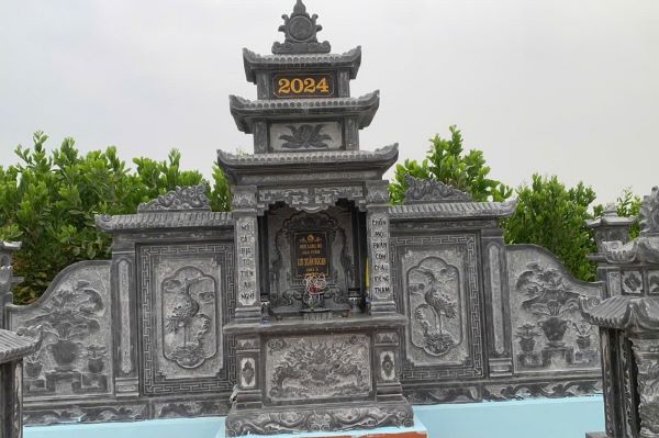 Lăng mộ đá xanh rêu với thiết kế hiện đại tinh tế