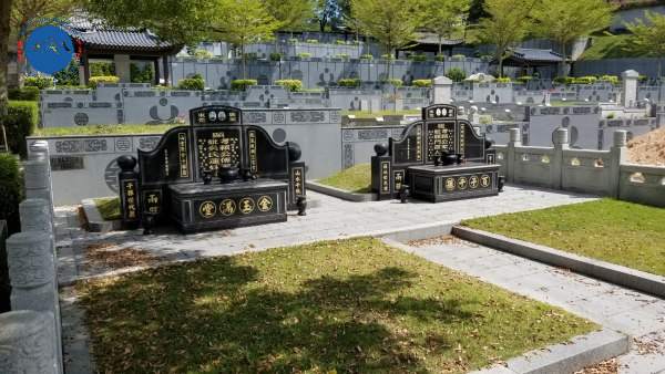 Lăng mộ gia tộc bằng đá hoa cương sang trọng tinh tế