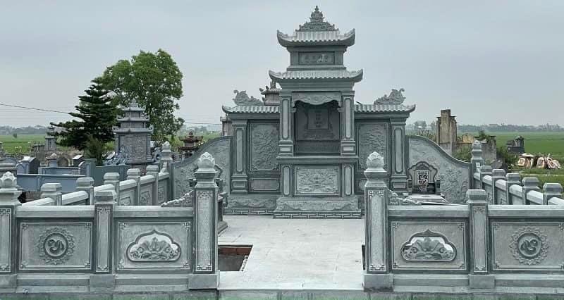 Lăng mộ đá hay còn gọi là khu lăng tẩm đá