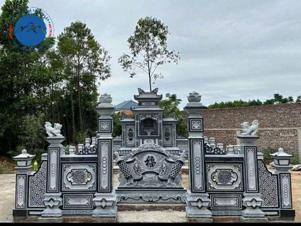 Lắp đặt cuốn thư đá ngăn chặn tà khí tại cổng vào