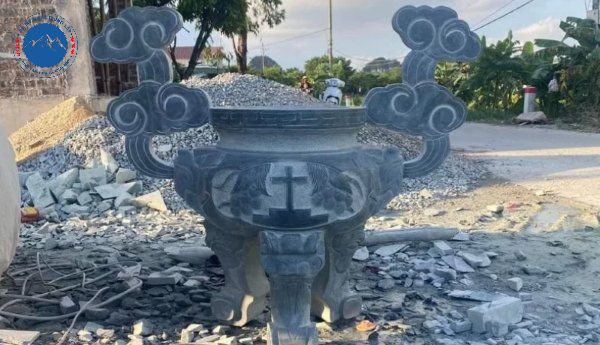 Lư hương Công giáo chạm khắc hình Thánh Giá cực kỳ tinh xảo