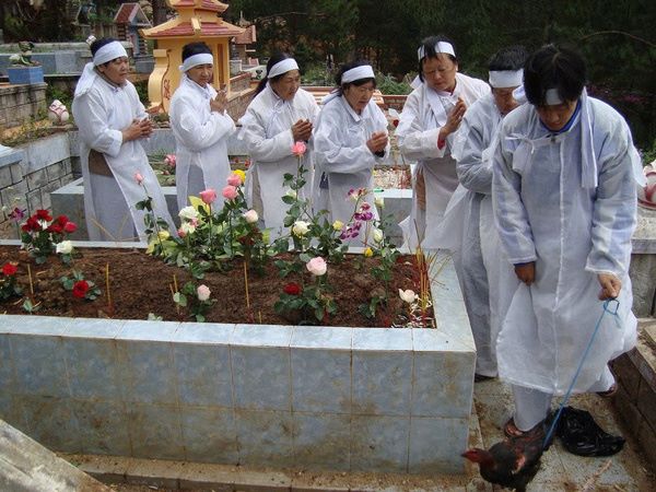 Lưu ý cần nhớ khi cúng mở cửa mả 3 ngày giúp linh hồn được siêu thoát