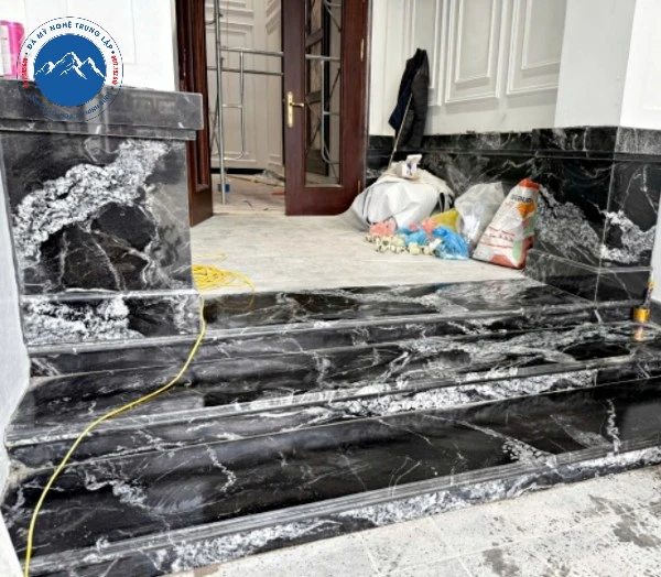 Mẫu bậc thềm đá granite đen ấn độ vân đá tự nhiên đẳng cấp