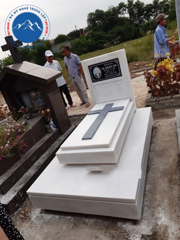 Mẫu bia mộ công giáo đá kim sa