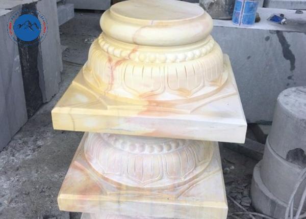 Mẫu chân tảng đá ong dáng bồng bề thế cho nhà thờ