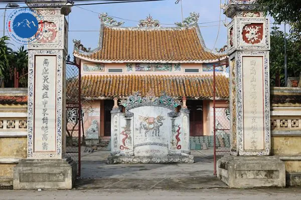 Mẫu cổng đình làng xanh đen đẹp tinh xảo