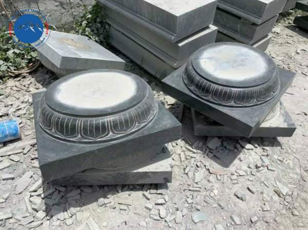 Mẫu đá kê cột vuông soi chỉ đơn giản nhưng bề thế