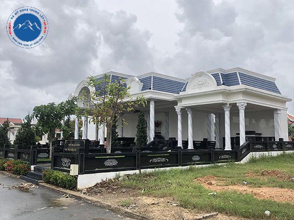 Mẫu lan can đá Granite đỏ Bình Định cho biệt thự sang trọng
