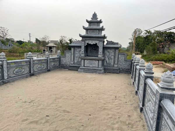 Mẫu lăng mộ đá xanh đen mang lại cảm giác tĩnh lặng
