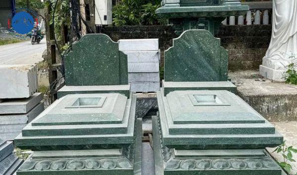 Mẫu lăng mộ đá xanh rêu cao cấp thiết kế chuẩn phong thủy