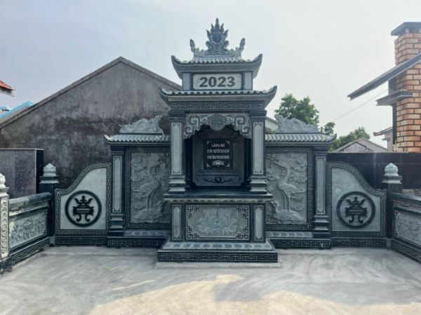 Mẫu lăng mộ đá xanh rêu tinh tế sắc nét