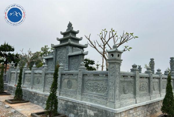 Mẫu lăng thờ đá xanh rêu thiết kế tam quan uy nghi