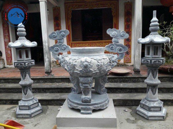 Mẫu lư hương Công giáo chạm nổi hình thiên thần đầy ấn tượng