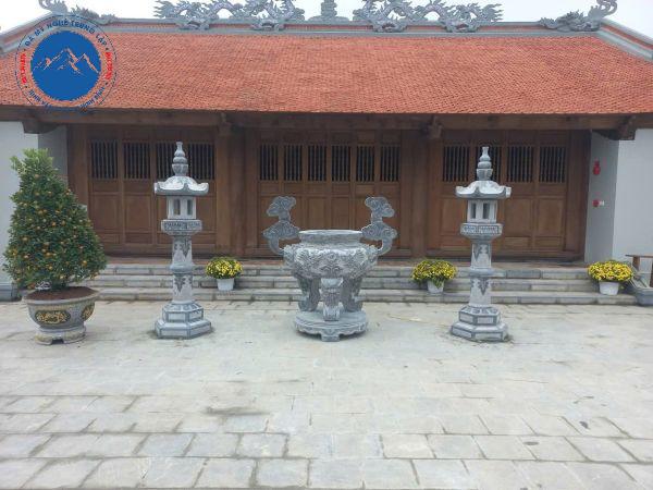Mẫu lư hương đá chuẩn phong thủy cho nhà thờ họ