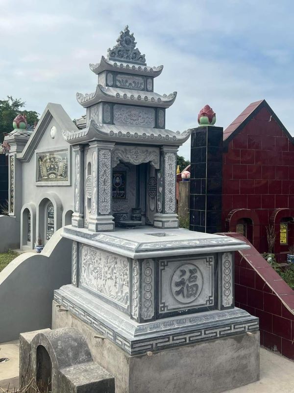 Mẫu mộ ba mái thể hiện sự trang nghiêm và uy nghiêm